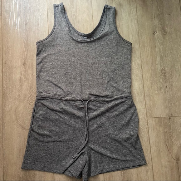 Joe Fresh Active Grey Romper, Medium - Picture 1 of 7